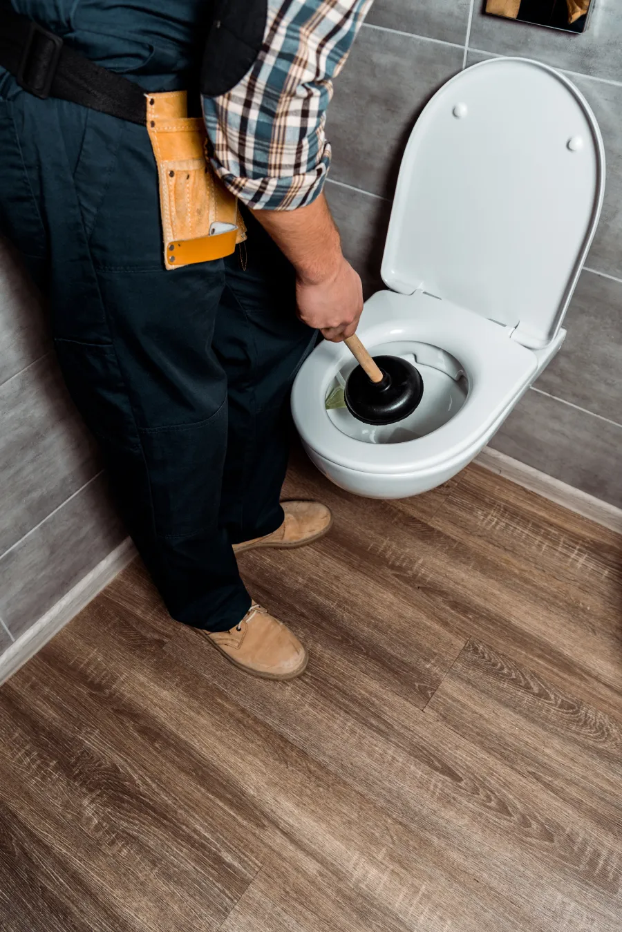 Emergency plumbing repair service